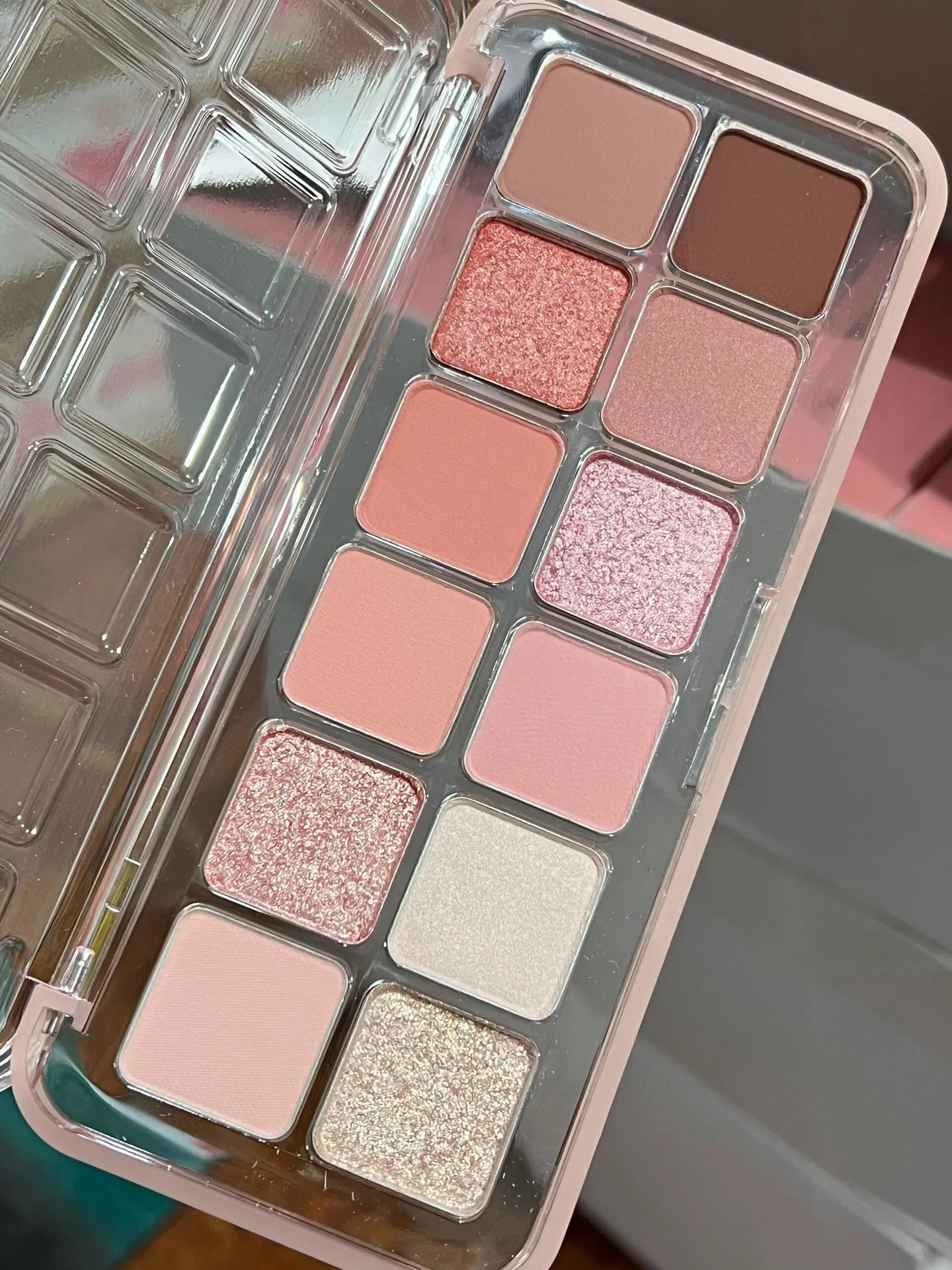 12 Colors Pink Eye Shadow Pallet Clear Glitter Pearl