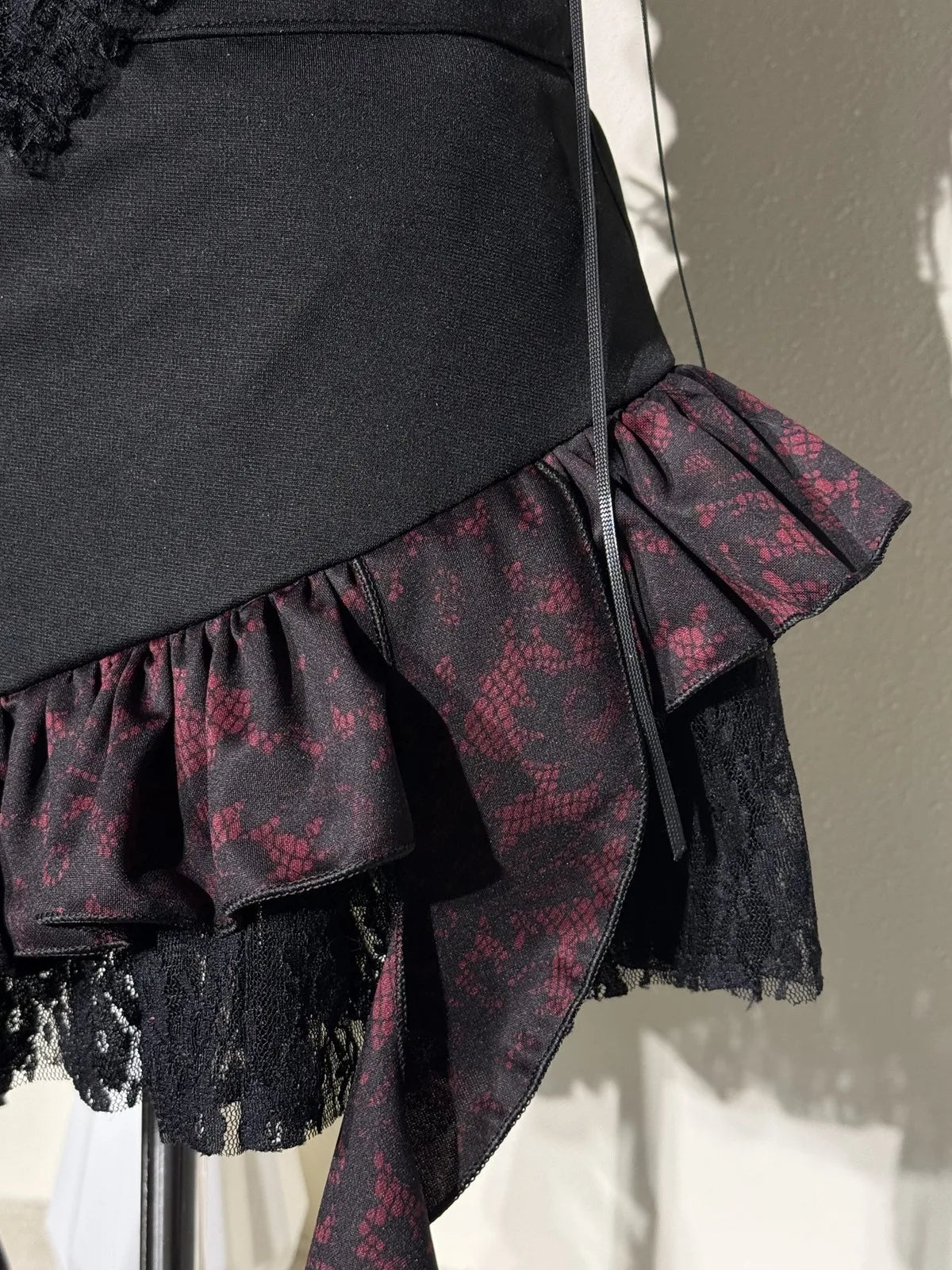 Gothic Costume Women Black Red Lace Halter Cropped Tops with Mini Tutu Skirt Two Pieice Subculture Street Vampire Witch Style