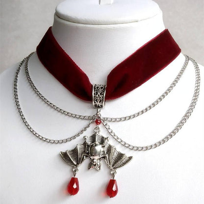 Clavicle Chain Bat Beads Gothic