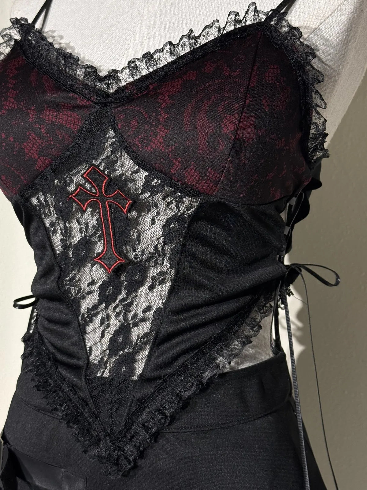 Gothic Costume Women Black Red Lace Halter Cropped Tops with Mini Tutu Skirt Two Pieice Subculture Street Vampire Witch Style