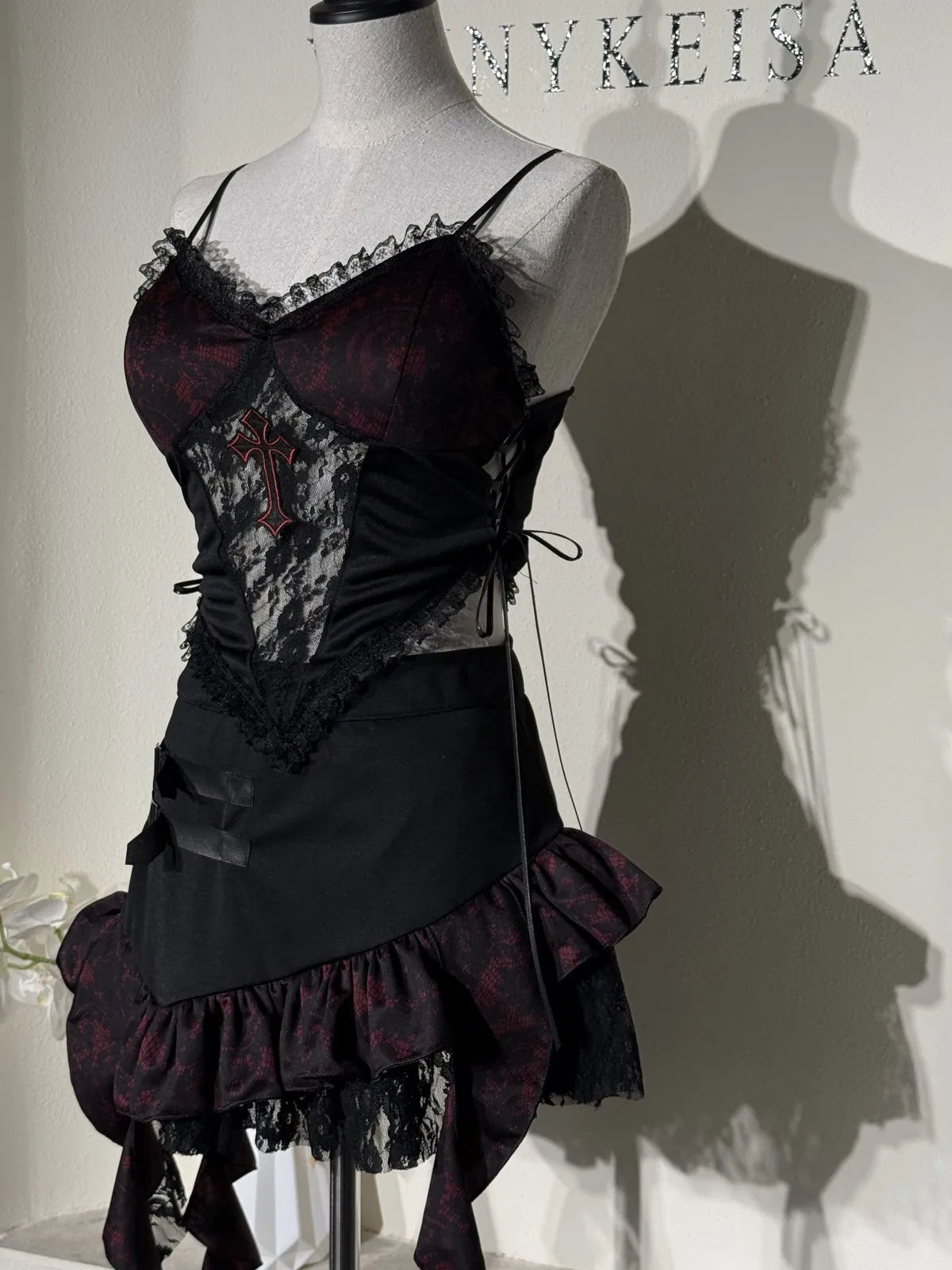 Gothic Costume Women Black Red Lace Halter Cropped Tops with Mini Tutu Skirt Two Pieice Subculture Street Vampire Witch Style