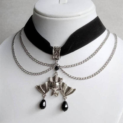 Clavicle Chain Bat Beads Gothic