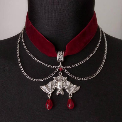 Clavicle Chain Bat Beads Gothic
